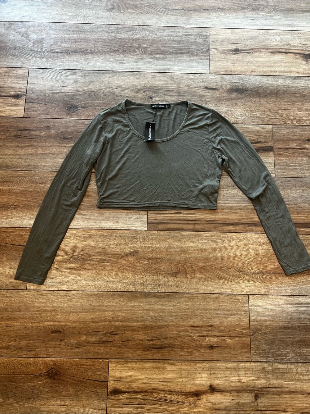 Pretty Little Thing Khaki Green Long Sleeve Crop Top Size USA 10 NWT